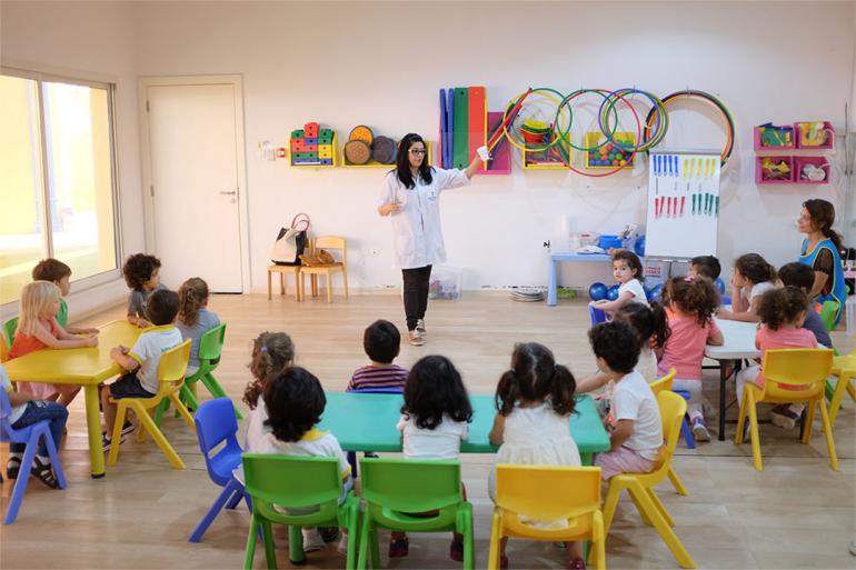  كيف نصنع جيلاً مسؤولاً؟ أسرار غرس القيم في عقول الأطفال منذ سنواتهم الأولى  