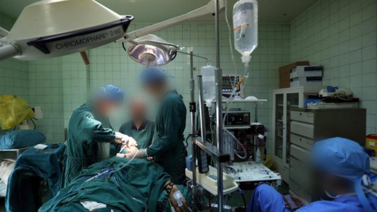     حين يتحوّل التجميل إلى تهديد : فوضى المراكز العشوائية وفراغ مريب يثير القلق   