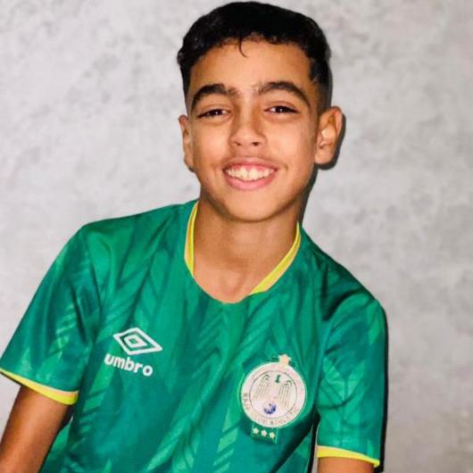 
                                     آمين ديمفة ظهير أيمن بعمر 16 سنة يُربك الخصوم ويخطف الأضواء في الملاعب المغربية”    