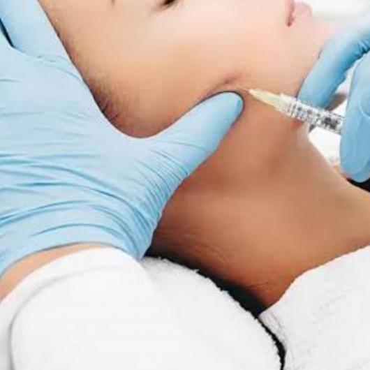  النضارة الفورية للوجه الكامل: بين الوهم التسويقي والحقيقة العلمية   