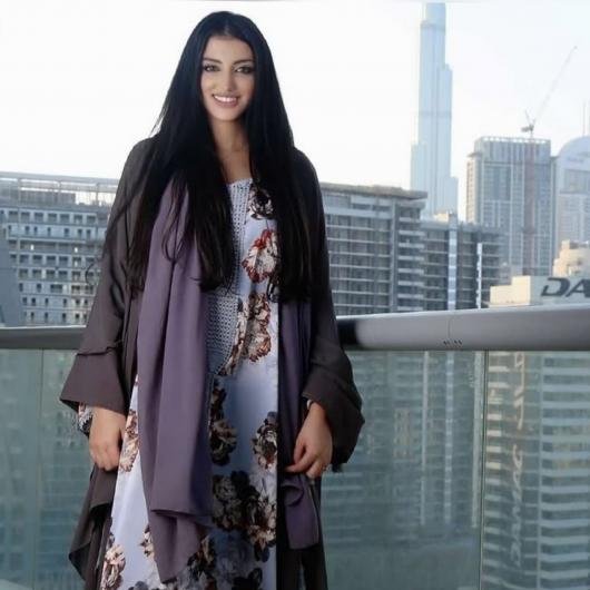 جيهان معروف.. مغربية الهوية، إماراتية الحضور، ونجمة تعرف كيف تصنع من الكاميرا حكاية نجاح  