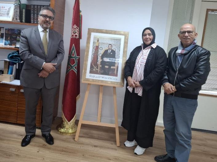  لقاء بأوتريخت يجمع القنصل العام للمملكة المغربية ورئيسة جمعية تمغربيت ورئيس الجمعية المغربية للإبداع الفني والرياضي 
