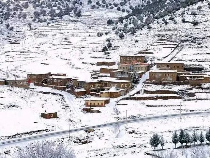  تساقطات ثلجية مرتقبة من الثلاثاء إلى الأربعاء بعدد من مناطق المملكة  