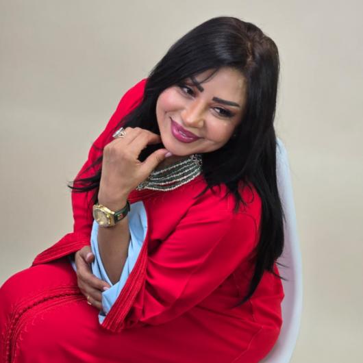  منى أسعد… عودة بنَفَس متجدد تكتب فصلاً استثنائياً بين أصالة راسخة وحداثة متألقة   