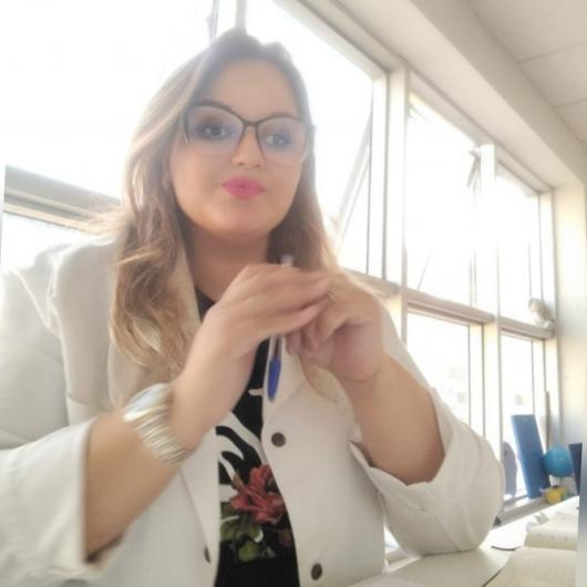 الدكتورة لبنى  أبقري الجانب النفسي  يجعل من المريضة سرطان الثدي أكثر إستجابة و تقبلا للمرض و العلاج.