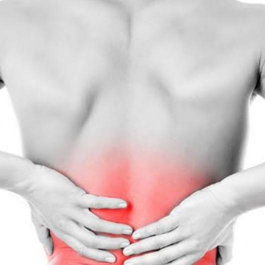  ألم أسفل الظهر من عرض عابر إلى مرض مزمن .  الأسباب الحقيقية وطرق العلاج الفعّالة    