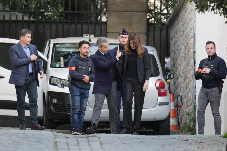 
                                    ساركوزي يدخل السجن اليوم بتهمة تلقي تمويل ليبي لحملته الانتخابية لعام 2007     