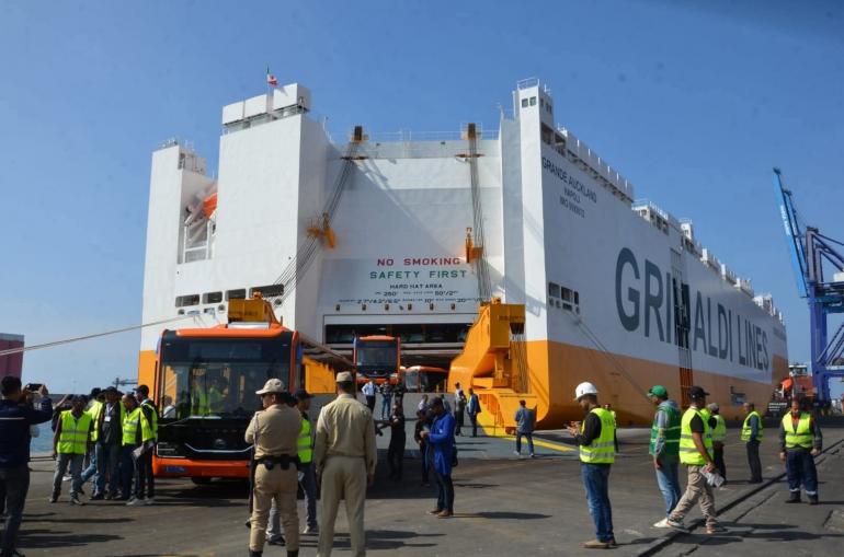 
                                    استلام 70 حافلة جديدة بميناء أكادير البرنامج الجديد للنقل الحضري العمومي للفترة 2025-2029    