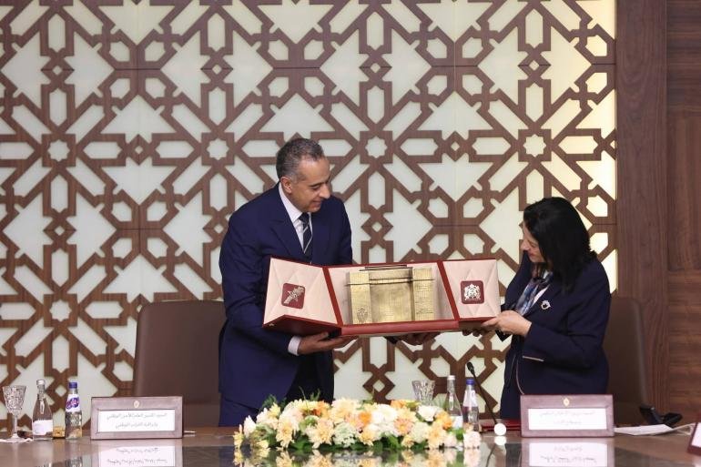 المديرية العامة للأمن الوطني ووزارة الانتقال الرقمي يوقعان اتفاقية استراتيجية لتحديث خدمات المرتفقين وتعزيز التحول الرقمي.