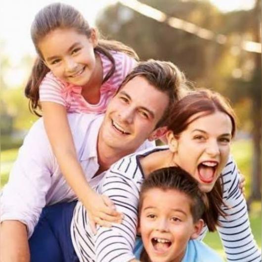  الأسرة قلعة الطمأنينة : كيف تُنشئ طفلاً سويًّا وسط زحام الحياة المتقلبة؟  