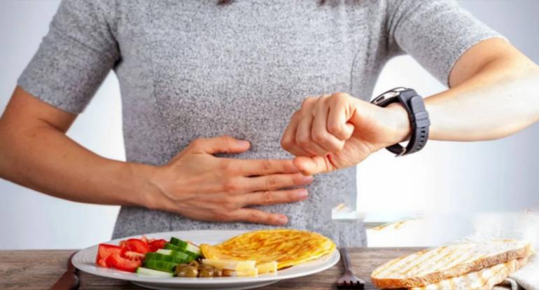 
                                    فوائد تناول الطعام في وقت مبكر