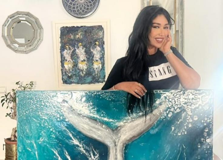 أسماء دحان.  فنانة تشكيلية ترسم الحلم باللون والخيال وتطمح للعالمية