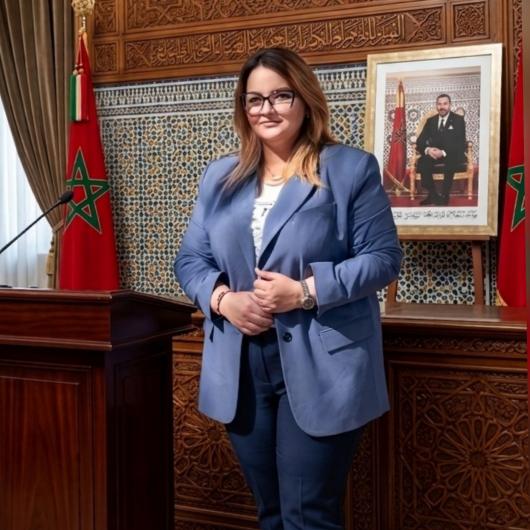 حين تختل الساعة  في المغرب : بين قرارات تُفرض وصوت جسدٍ يُقاوم  قراءة اجتماعية في دراسة الأخصائية لبنى أبقري