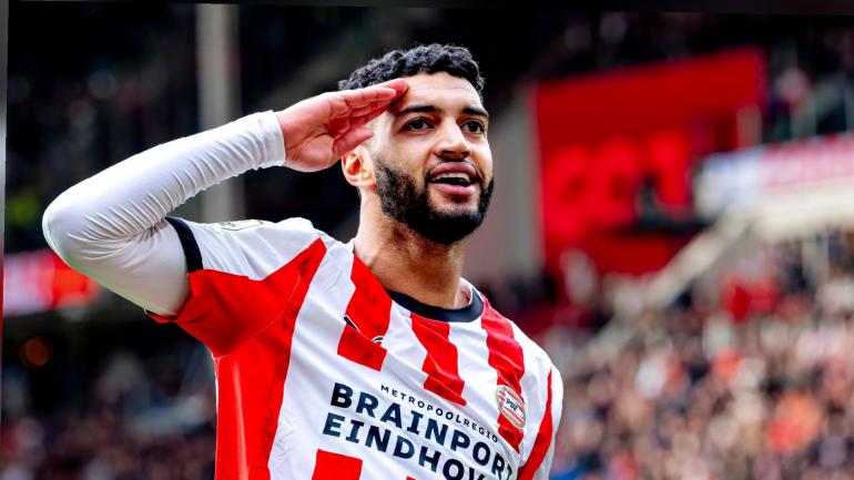 إسماعيل الصيباري يحصد جائزة أفضل لاعب في الدوري الهولندي 