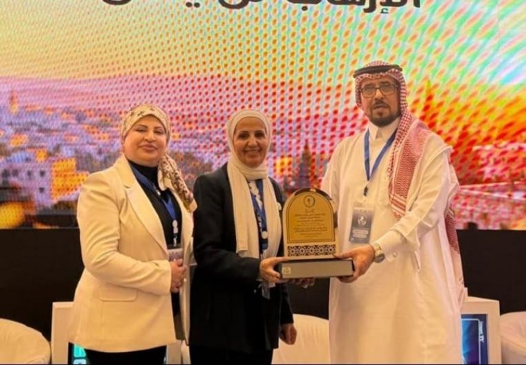 الدكتور محمد بن عيد السريحي يتسلّم درع ملتقى المهندسات العربيات بالأردن ويكرّم شخصيات هندسية عربية 